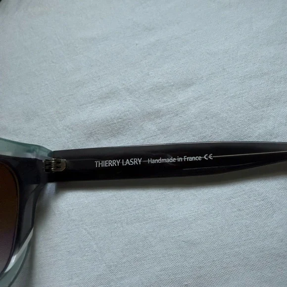 Thierry Lasry ICECREAMY Cat Eye Sunglasses Translucent Green Made in France